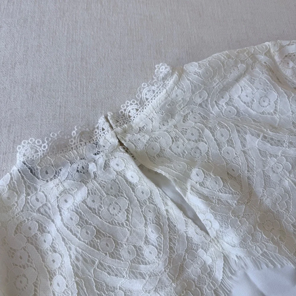 White House Black Market Ecru Mock Neck Lace Blouse  Size 6 - Picture 6 of 9